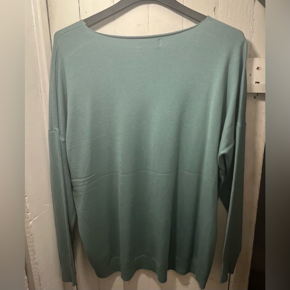 Viscose Hi-Lo Blue Grey Sweater Size:XL Brand:Zenana - Picture 2 of 3